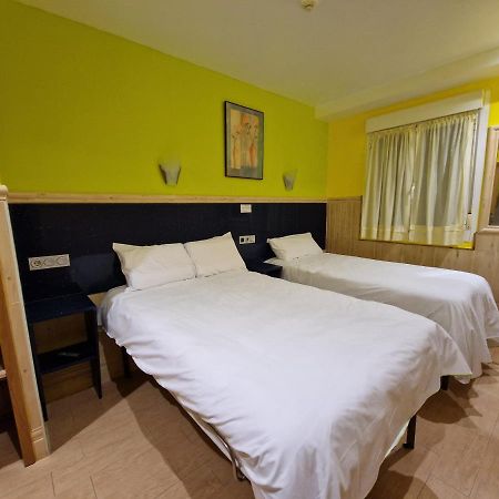 Pension Izar Bat Guesthouse Сан-Себастьян Экстерьер фото