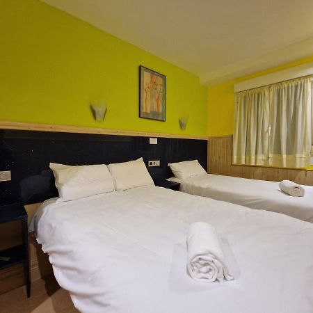 Pension Izar Bat Guesthouse Сан-Себастьян Экстерьер фото