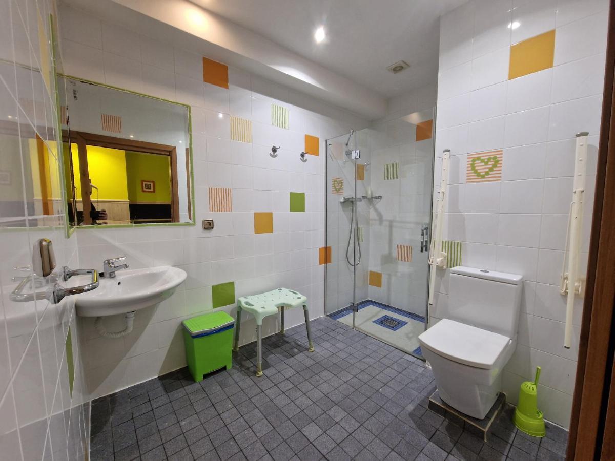 Pension Izar Bat Guesthouse Сан-Себастьян Экстерьер фото