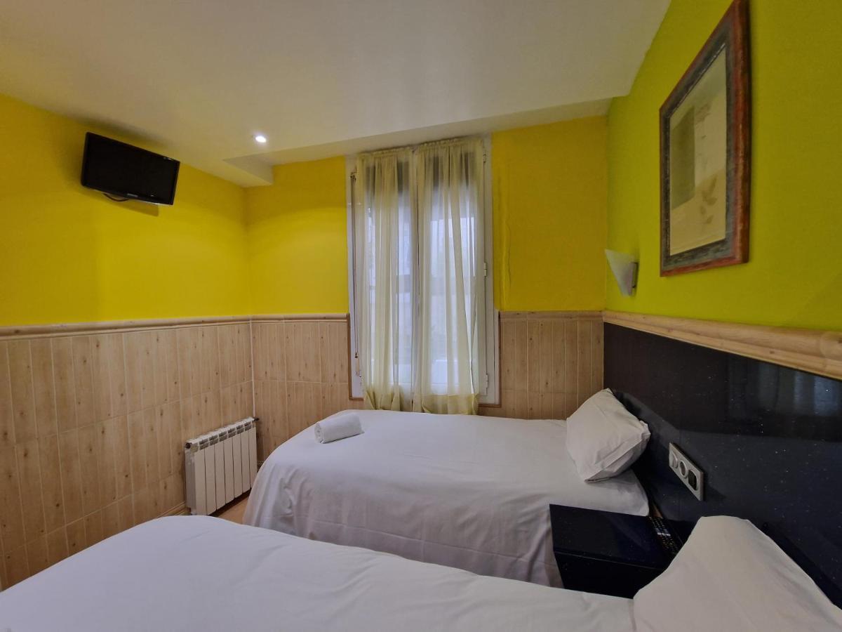 Pension Izar Bat Guesthouse Сан-Себастьян Экстерьер фото