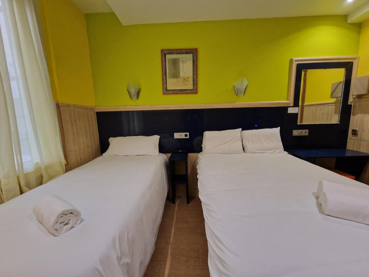 Pension Izar Bat Guesthouse Сан-Себастьян Экстерьер фото