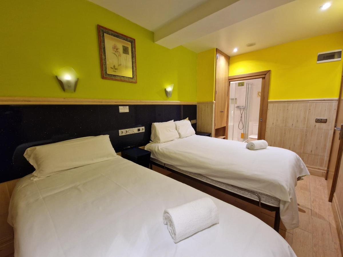 Pension Izar Bat Guesthouse Сан-Себастьян Экстерьер фото